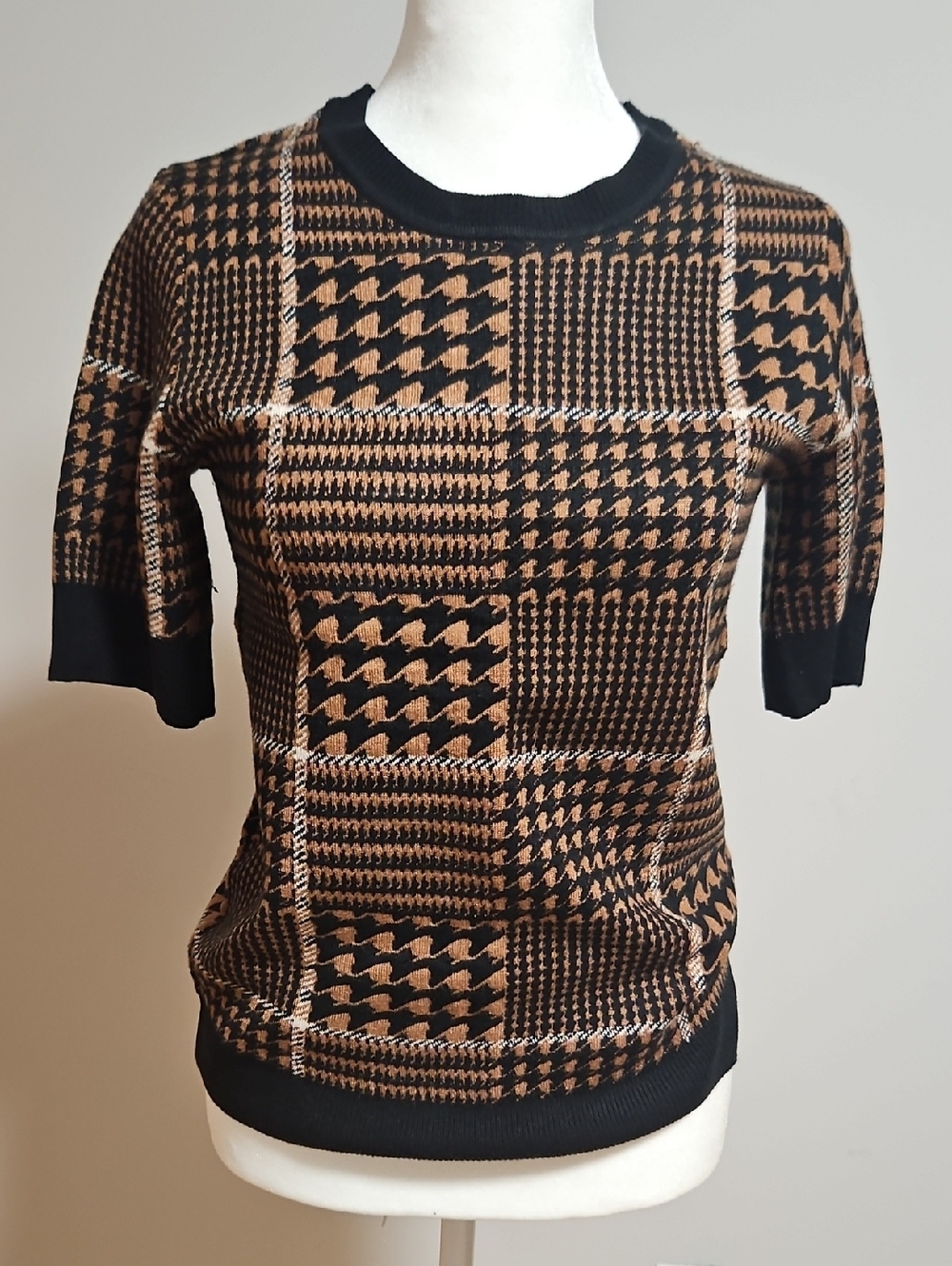 Tahari Black and Brown Houndstooth Patchwork Sweater